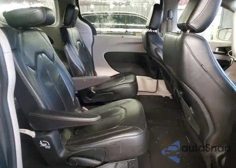 2017 Chrysler Pacifica Touring L z USA, uszkodzony, nr VIN 2C4RC1BG2HR613057